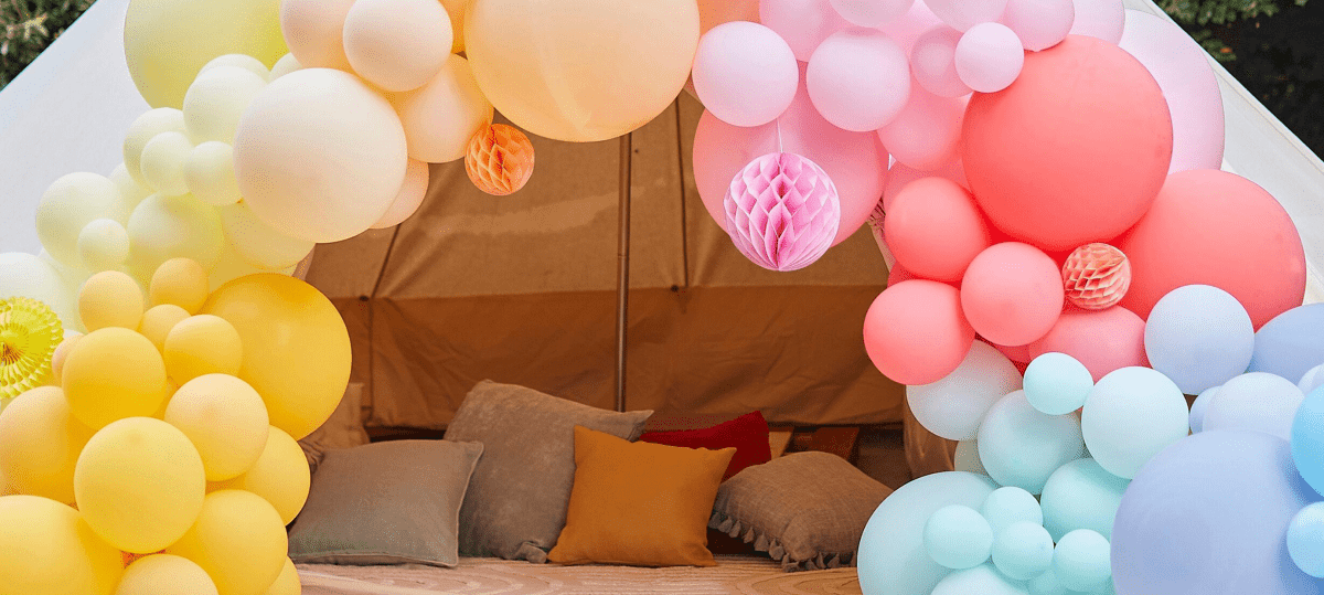 Laat je feest stralen met deze kleurrijke ballonnenbogen - Partywinkel