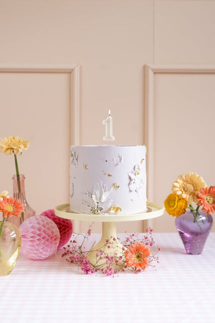 1 Jaar Kaars Beige 10cm van Partydeco koop je bij Partywinkel
