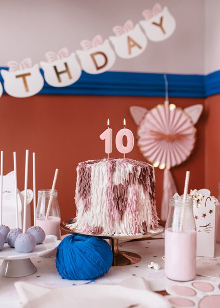 1 Jaar Kaars Lichtroze 5,5cm van Partydeco koop je bij Partywinkel