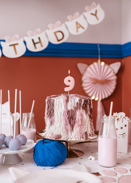 9 Jaar Kaars Lichtroze 5,5cm van Partydeco koop je bij Partywinkel