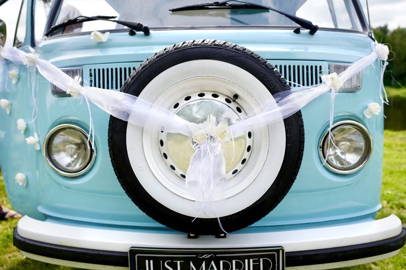 Autodecoratie Witte Bloem 1,8m 2st van Partydeco koop je bij Partywinkel