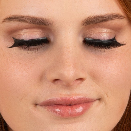 PXP Nep Wimpers Magnetisch Budapest