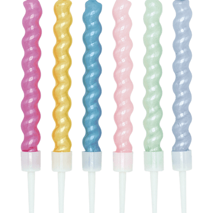 Gekleurde Kaarsen Spiraalvorm 8cm 6st van WeFiesta koop je bij Partywinkel