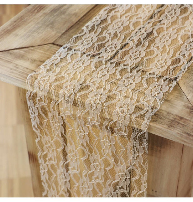 Ivoorkleurige Tafelloper Kant 3,1m 3st van CHAKS koop je bij Partywinkel