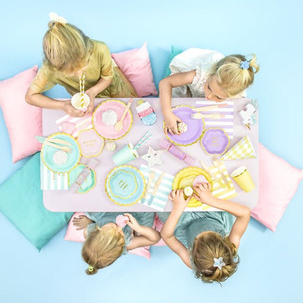 Lichtroze Bordjes Karton Goud 18cm 6st van Partydeco koop je bij Partywinkel