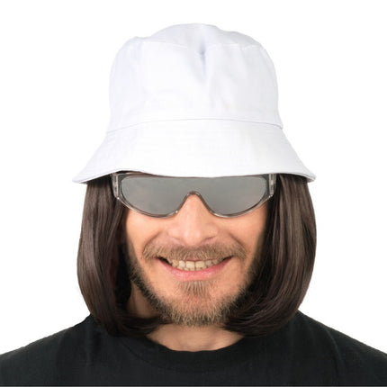 Lorenzo – Donkerbruine Haarpruik met Witte Bucket Hat