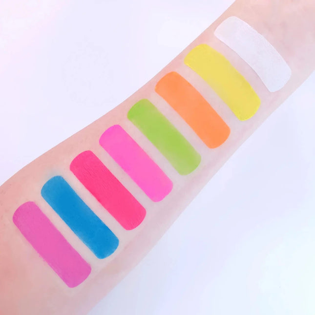 Moon Glow Neon UV Pro Face Paint Intense Yellow 36g van Moon Creations koop je bij Partywinkel