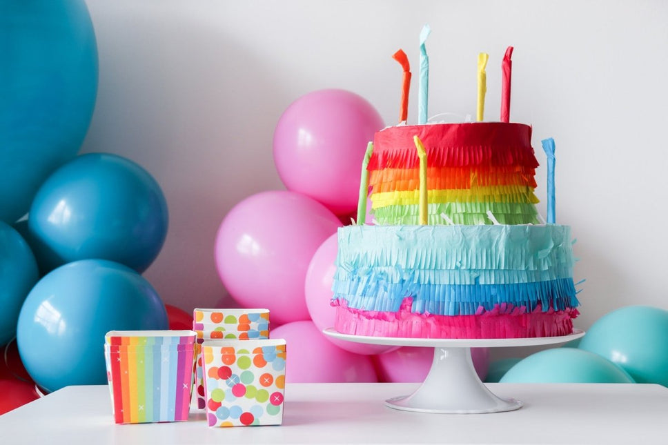 Pinata Taart 25cm van Folat koop je bij Partywinkel