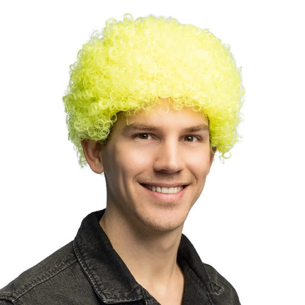 Pruik Curly neongeel UV van Boland koop je bij Partywinkel