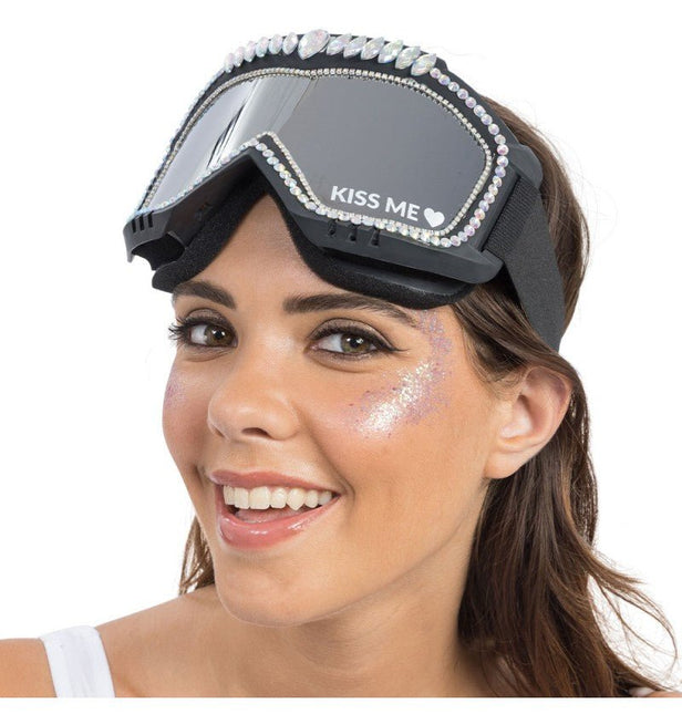 Silver Strass “Kiss Me” Skibril – 19,5 cm x 11 cm van CHAKS koop je bij Partywinkel