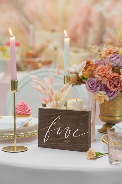 Tafelnummer Five 18cm van Partydeco koop je bij Partywinkel