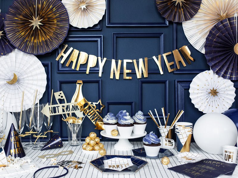 Witte Naamkaartjes Gouden Sterren 9,5cm 10st van Partydeco koop je bij Partywinkel